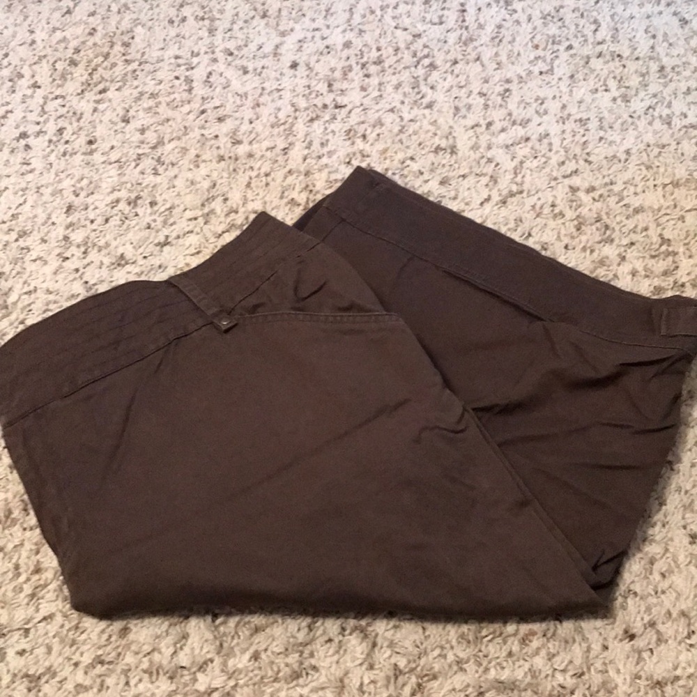 Brown Capris